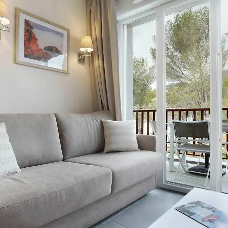 Beautiful With Balcony Or Terrace, Near The * Cavalaire-sur-Mer