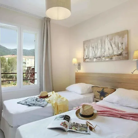 Beautiful With Balcony Or Terrace, Near The Apartment